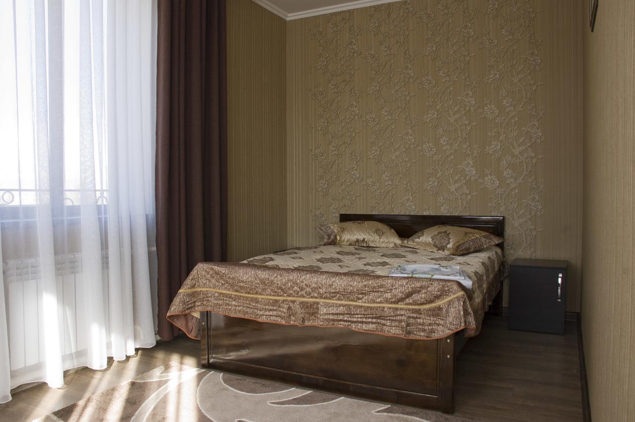 Hotel Akmaral Каракол Экстерьер фото