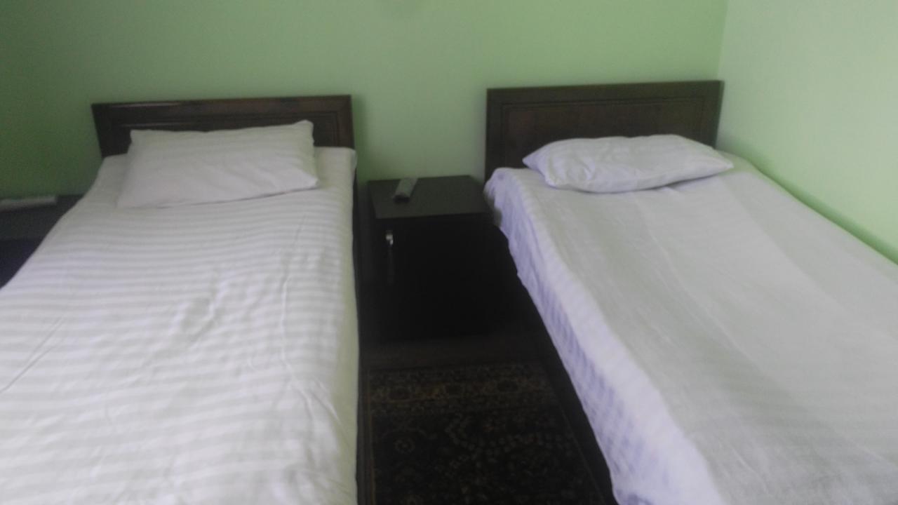 Hotel Akmaral Каракол Экстерьер фото