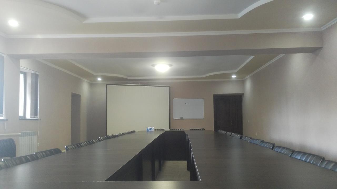 Hotel Akmaral Каракол Экстерьер фото